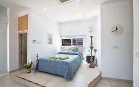 Pallini Court